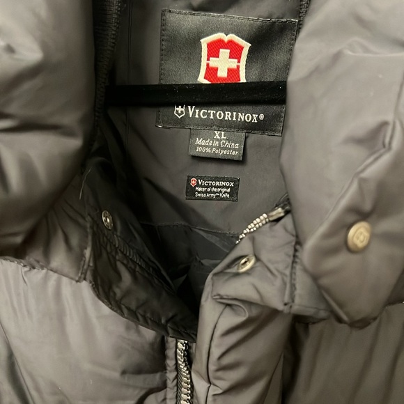 Victorinox by Swiss army down coat - Picture 2 of 8